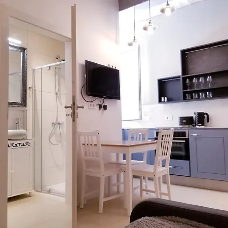 88, Boutique Escape *