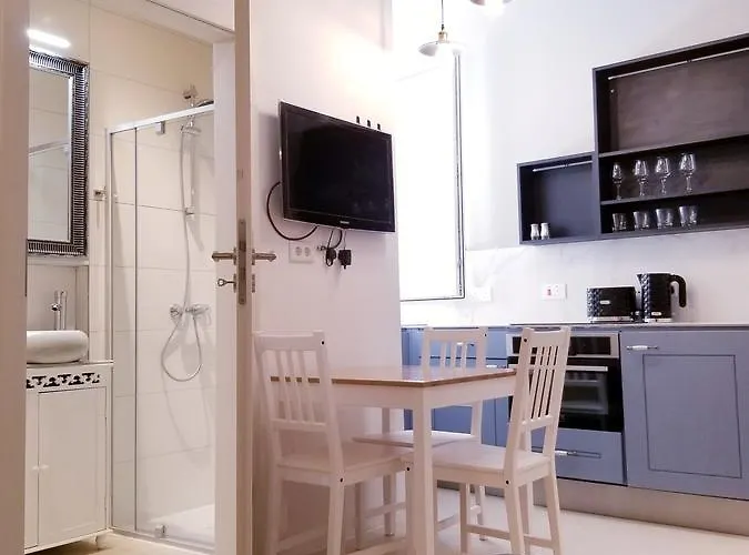 88, Boutique Escape *